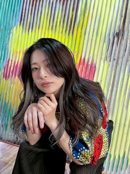 プチアクセントが大人カラーに大人気◎思わず自慢したくなる色味に出会える◆ROHO salamaに任せて!