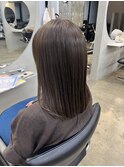 オリーブグレージュ