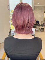 イル(ill)&nbsp;ワンブリーチで作る　ピンクバイオレット　くびれボブ　大須