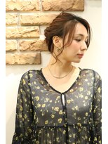 アクミィ(Acmi)&nbsp;ルーズなおくれ毛アップスタイル