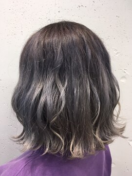 アンドブルー(and blue) ハイトーン切りっぱなしボブ