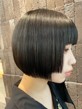 ラテ 渋谷(LATTE) ミニボブ片側姫カット/アシンメトリー