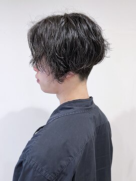 ブカブク(BUKA BUKU) メンズスタイル　パーマスタイル　前下がりショート