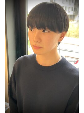 エミール(Emiile) 黒髪サラサラマッシュ