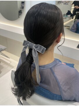 アールプラスヘアサロン(ar+ hair salon) タイトなローポニー