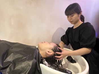 ニューウォーク(NEW WALK)の写真/水・木・土22時まで営業！仕事終わりの美容師さん大歓迎！同業だからこそ極上のヘッドスパをご体験ください