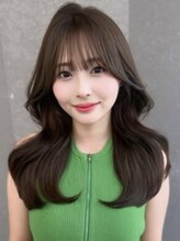 癖が強い顔周りの髪の毛をしっかり伸ばし、ナチュラルで扱いすい前髪に♪毎日が楽になる前髪矯正が大人気！