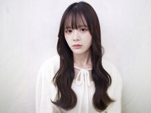 骨格に合わせたカット上品な印象を与えるヘアスタイル[レイヤー]