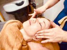 ヘアースタジオサーティーン(Hair Studio Thirteen)の雰囲気（女性スタッフが施術。顔剃り後、肌まで整える、フェイシャルケア）