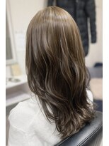 トレパルッキエーレ(tre parrucchiere)&nbsp;［-tre-］オリーブベージュ×ハイライト