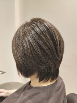 アンベリールフルー(EMBELLIR fleur) 大人の美バランスのひし形ショートカットスタイル