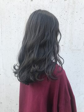 ヘアデザイン ソラ(Sola) 透け感透明感アッシュグレージュ×なみなみウェーブロング