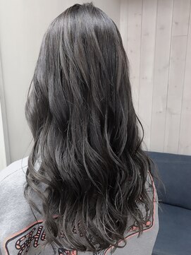 リリス(Ryllis) ダークグレージュ