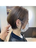 前下がり小顔耳かけ×くびれハンサムショートボブイルミナカラー