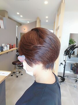 グロウ ツクバ(GLOW TSKUBA) 襟足スッキリメリハリショート