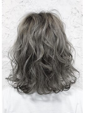 イシュ(ish.) シルバーグレージュ