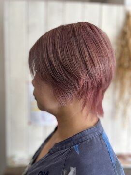 楽流頭 オブヘアー(of hair) ブリーチオンカラーショートスタイル