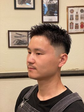 スカイマスターバーバー 渋谷(SKY MASTER BARBER) スキンフェードアップバング[渋谷/フェード/バーバー/理容室]