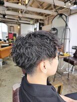 アノ(Ano.)&nbsp;ツイストスパイラル波巻きメンズパーマ短髪