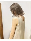 ホワイトベージュ