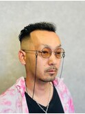 ワイルドアップバングスキンフェードアイロンパーマ爽やか