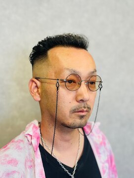 アストロ(ASTRO) ワイルドアップバングスキンフェードアイロンパーマ爽やか