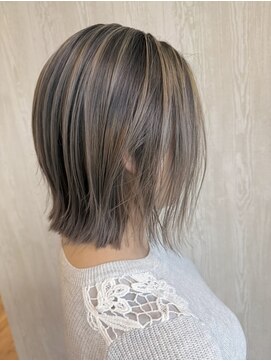 タブーセントラル(TABOO Central) ボブスタイル/ハイライト/Aujuaトリートメント