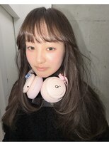 ヒン(HIN) 都会感のあるレイヤースタイル