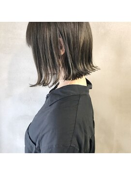 ミント(mint) 切りっぱなしボブ&ハイライトグレー