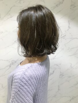 パティオン(PATIONN) セミウエットな質感が可愛い！外ハネ無造作ボブ