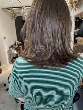 ニコリ(nicoli) 【nicoli】シークレットハイライト × オリーブベージュ