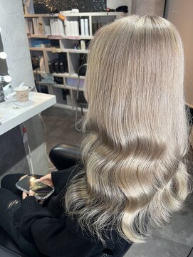 スパークスヘア(Sparks hair) ハイトーンの極み！！　艶々ハイトーンはSparksっしょ！！！！