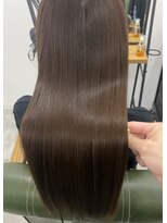 イルカ(ILKA)&nbsp;艶やかで柔らかなアッシュブラウン