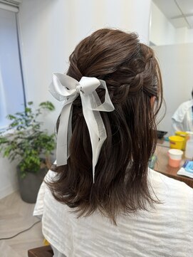 エメティ(Aimerty) 編み込みハーフアップ