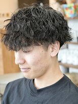 フゥ 宇都宮(FeU)&nbsp;波巻きパーマメンズパーマメンズヘアツーブロックツイストパーマ