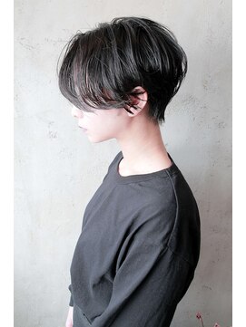 フィルドール(fild'or) ハンサムショート × 暗髪 × グロスカラー