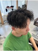 ソフトスパイラルパーマ・センターパート・メンズ眉毛アイブロウ
