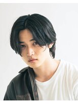 コードバイケンジ 戸塚(CODE by KENJE)&nbsp;ニュアンスパーマでつくるセンターパートウルフ