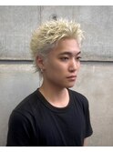 スパイキーショート刈り上げフェードツーブロック七三パーマ