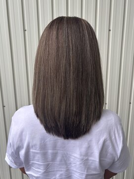 ビーワールド(B WORLD) 40代50代60代/白髪ぼかしハイライト/大人カラー/ケアブリーチ