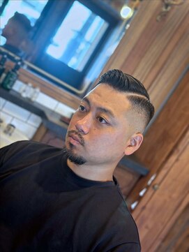 サワーズ(Barber SAWAS) 七三フェード