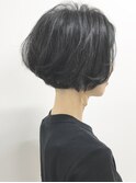 オシャレな大人が似合うシンプルボブ