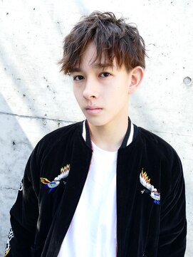 フィフス(fifth) コンマヘアツイストスパイラルパーマツイストパーマツーブロック