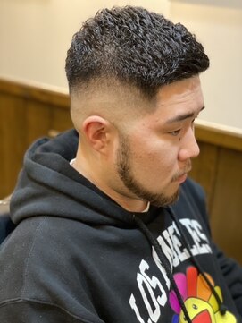 ヒロギンザバーバーショップ 神楽坂店(HIRO GINZA BARBER SHOP) 濡れパン　スキンフェード