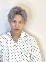 ディグニフ(DIGNIF)&nbsp;ホワイトシルバーアッシュ×センターパート