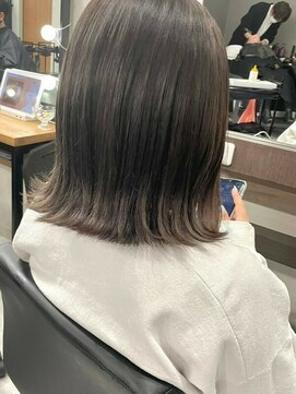 カルテット(Quartetto) 切りっぱなし/ハイライト/ケアブリーチ/白髪染め[八王子駅]