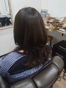 ユニ ヘアサロン イシグロ(yuni HAIRSALON ishiguro) レイヤーカット+オリーブカラー