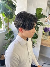 ティティ(TiTi) 黒髪 センターパート メンズ[TiTi_福田りの]