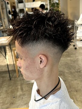 ニュート(Neut ) メンズカットスパイキーショートバーバースタイルスキンフェード