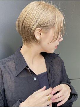 トルネード(TORNADO) 外国人風ショート ベージュ ハンサムショート ショートボブA0127